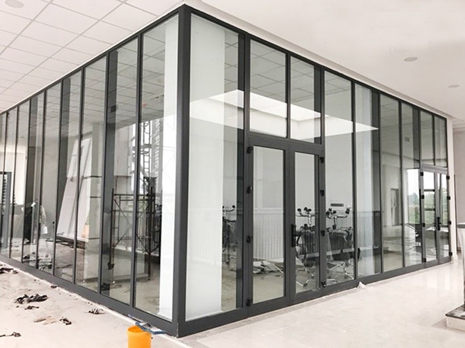 Nhôm Kính Mạnh Tiến – Chuyên Thi Công Vách Ngăn Nhôm Kính Xingfa Uy Tín